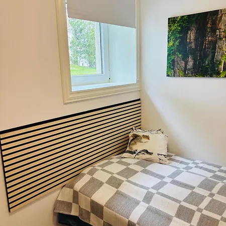 Fresh & Small Bedroom Near Centre *