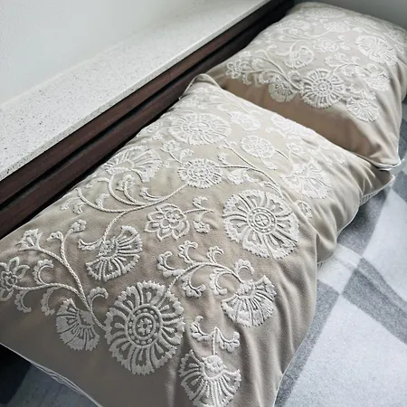 Rum i privatbostad Fresh & Small Bedroom Near Centre