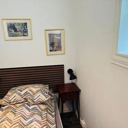 Fresh & Small Bedroom Near Centre Rum i privatbostad